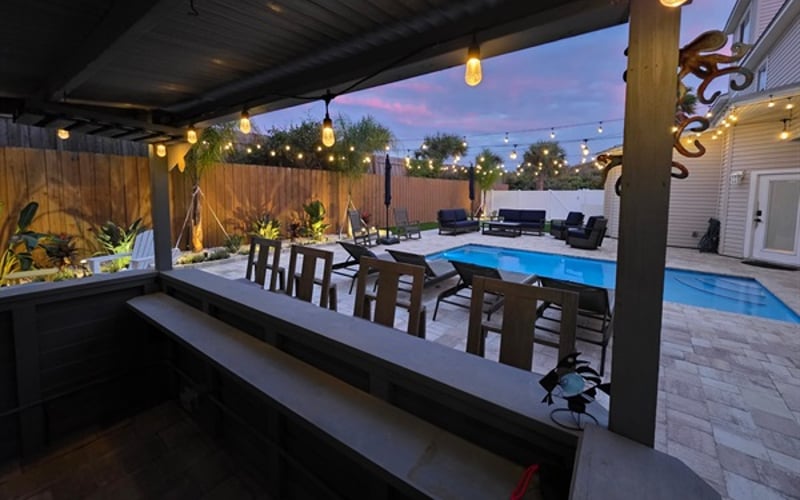 Enjoy evenings at the tiki bar with a tropical vibe